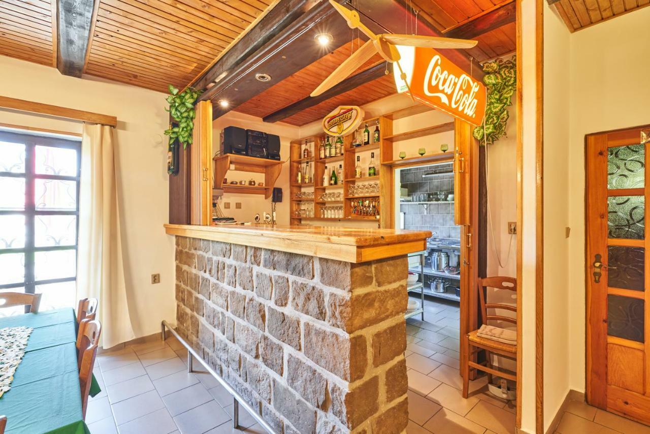 Penzion Pod Lesem Hotel Hodkovice Екстериор снимка